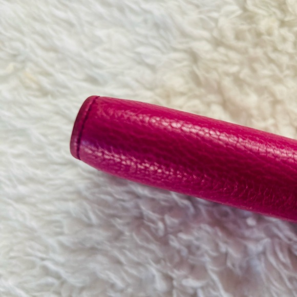 Gucci GG Logo Hot Pink Grain Leather Flap Long Wallet - Picture 13 of 16